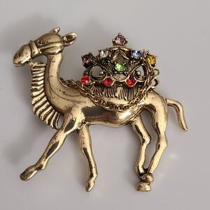 Big Camel Brooch Jeweled Glass Crystals Saddle Gold Tone Ornate Animal New